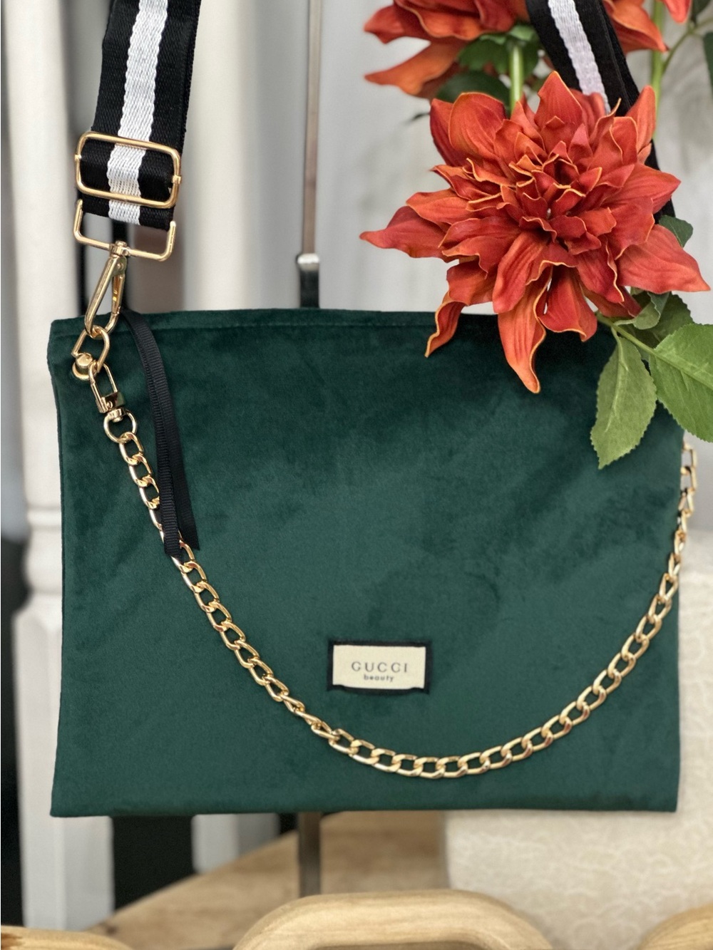 Gucci Green Velvet Beauty Bag GWP item nwot